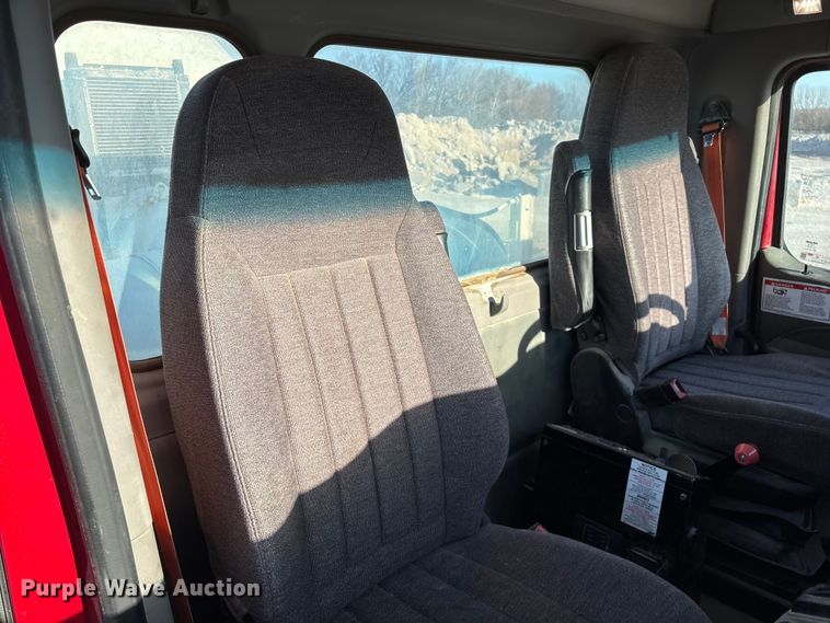 image for item EO4088 2018 Peterbilt 567 ready mix truck