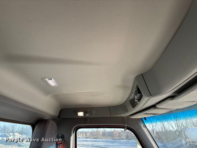 image for item EO4088 2018 Peterbilt 567 ready mix truck