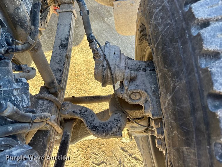 image for item EO4088 2018 Peterbilt 567 ready mix truck