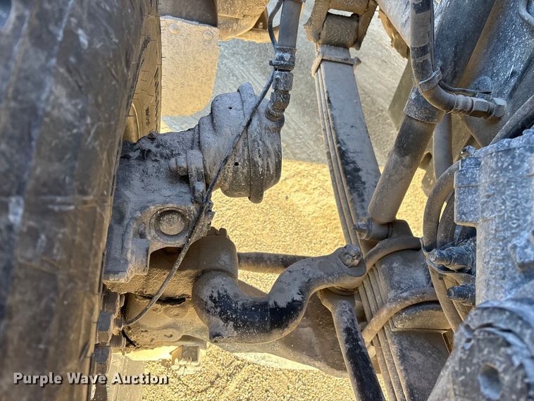 image for item EO4088 2018 Peterbilt 567 ready mix truck