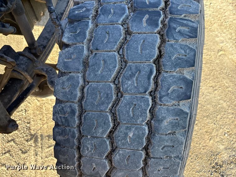 image for item EO4088 2018 Peterbilt 567 ready mix truck