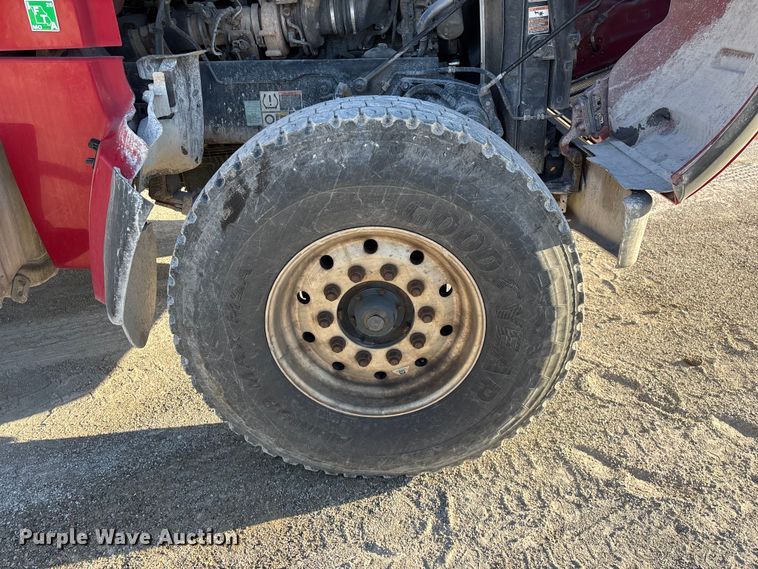 image for item EO4088 2018 Peterbilt 567 ready mix truck