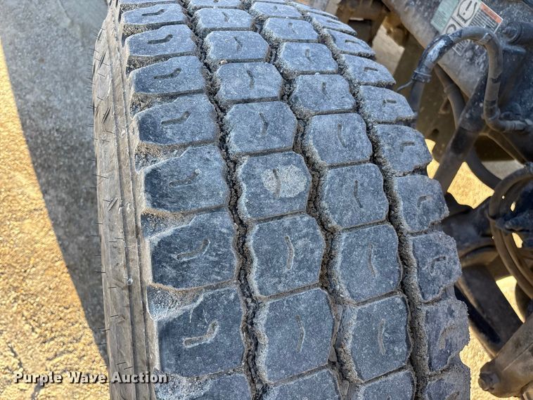 image for item EO4088 2018 Peterbilt 567 ready mix truck