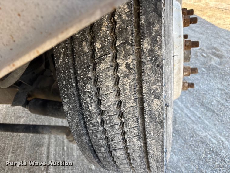 image for item EO4088 2018 Peterbilt 567 ready mix truck