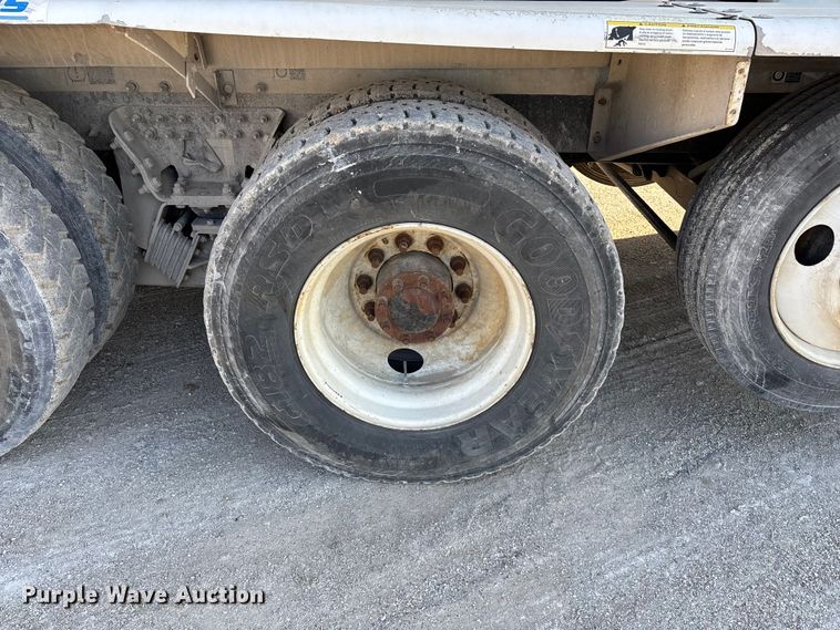 image for item EO4088 2018 Peterbilt 567 ready mix truck