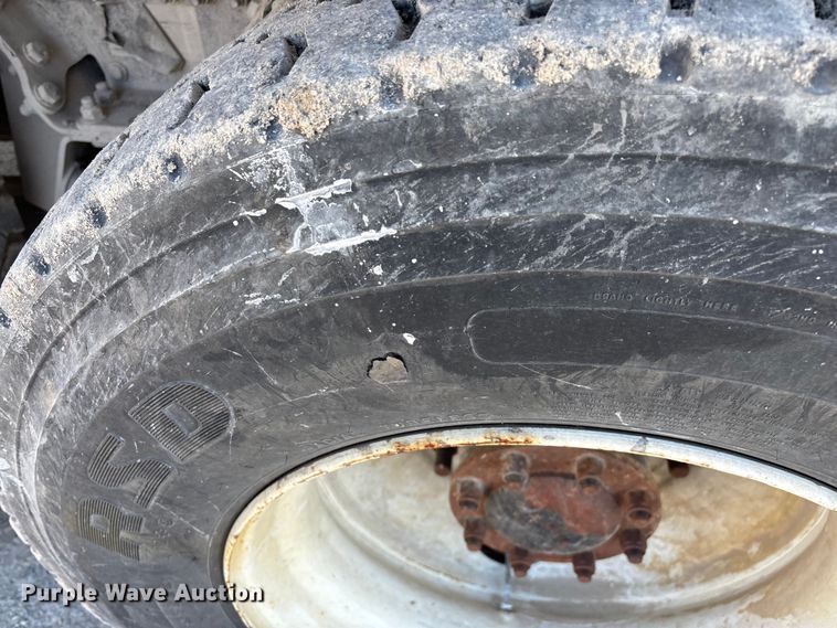 image for item EO4088 2018 Peterbilt 567 ready mix truck