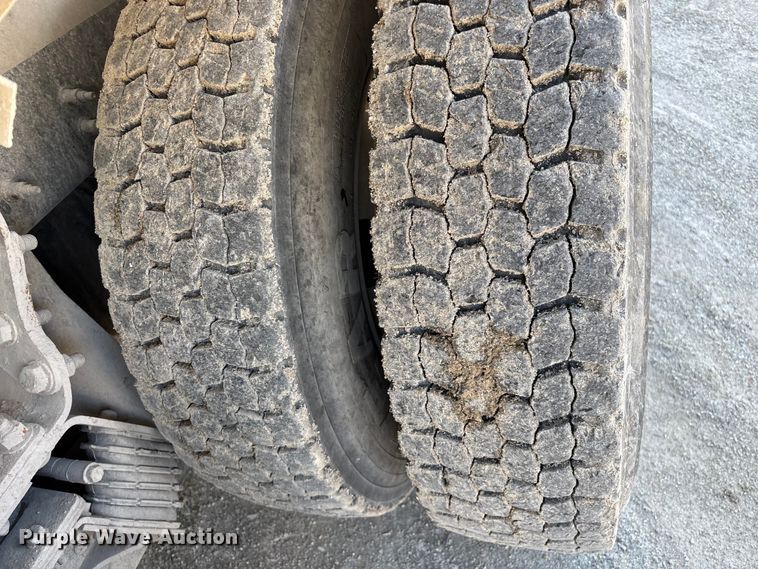 image for item EO4088 2018 Peterbilt 567 ready mix truck