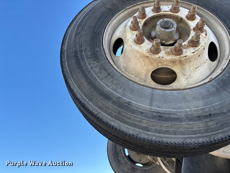 image for item EO4088 2018 Peterbilt 567 ready mix truck