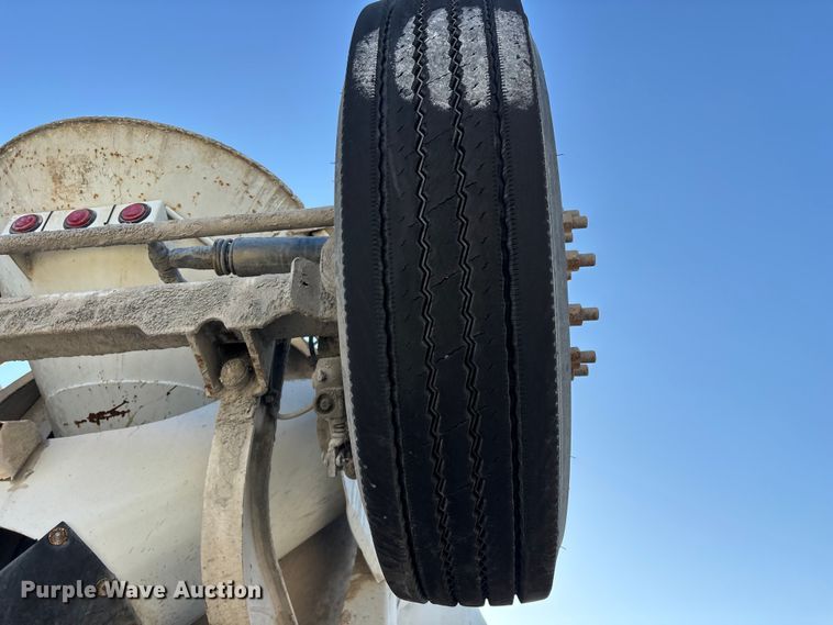 image for item EO4088 2018 Peterbilt 567 ready mix truck