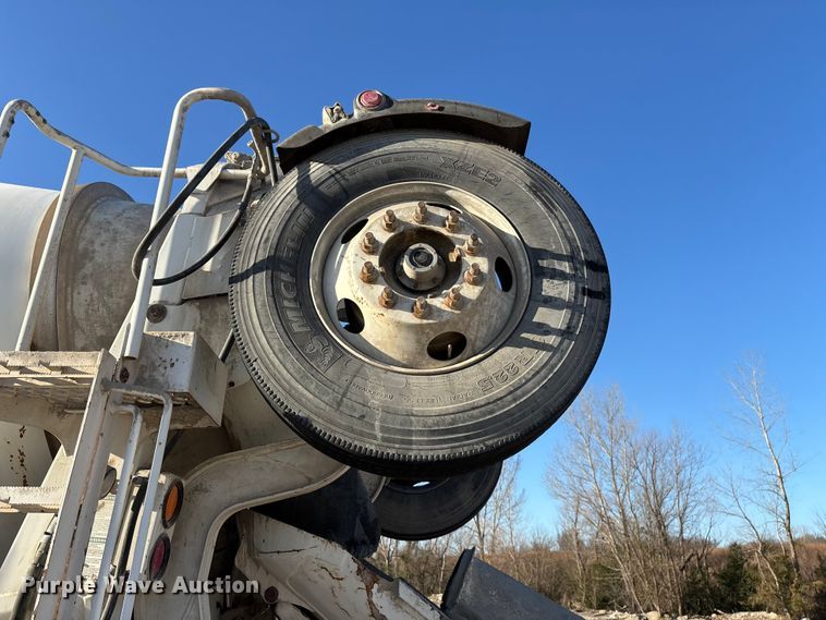 image for item EO4088 2018 Peterbilt 567 ready mix truck