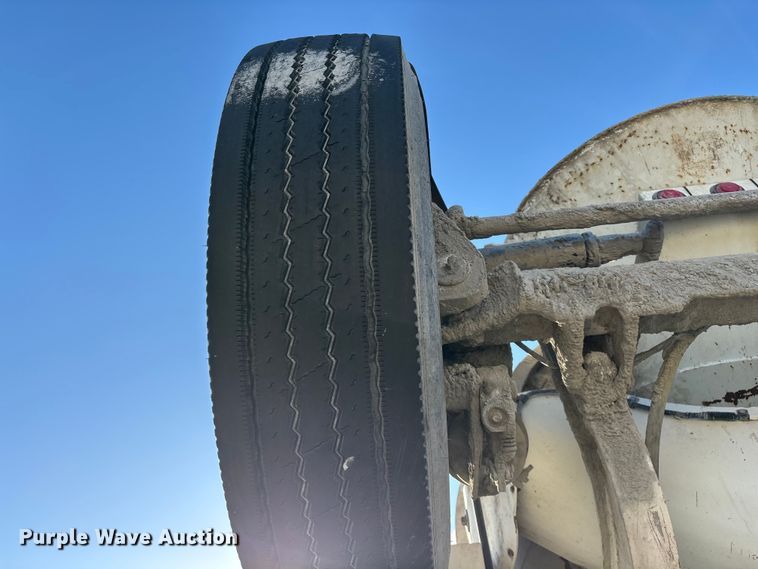 image for item EO4088 2018 Peterbilt 567 ready mix truck