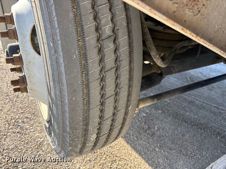 image for item EO4088 2018 Peterbilt 567 ready mix truck