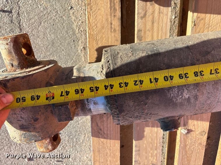 image for item EO4089 (6) ready mix truck hydraulic cylinders