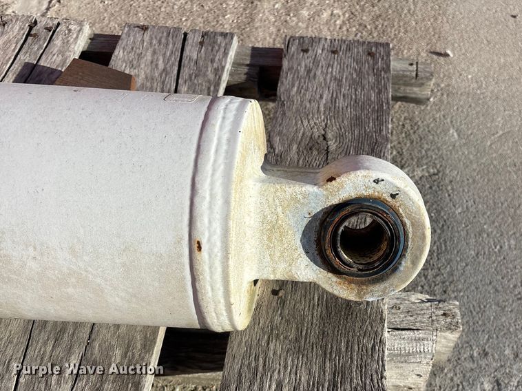 image for item EO4089 (6) ready mix truck hydraulic cylinders