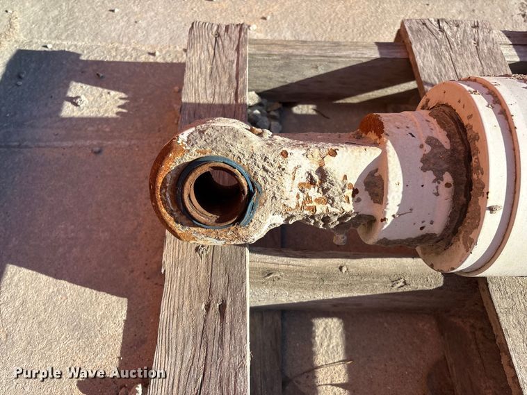 image for item EO4089 (6) ready mix truck hydraulic cylinders