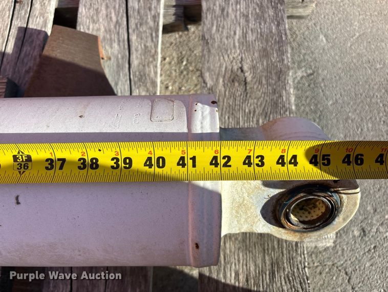 image for item EO4089 (6) ready mix truck hydraulic cylinders