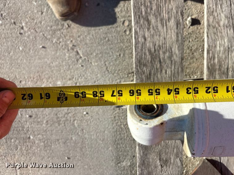 image for item EO4089 (6) ready mix truck hydraulic cylinders