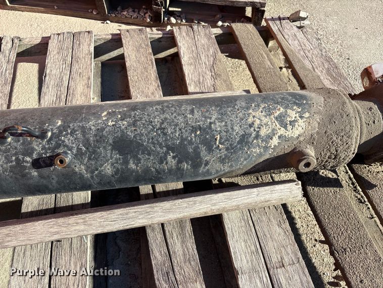 image for item EO4089 (6) ready mix truck hydraulic cylinders