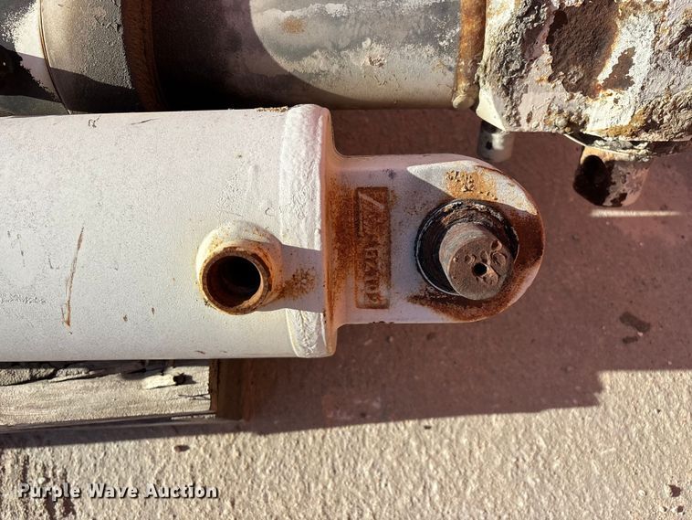 image for item EO4089 (6) ready mix truck hydraulic cylinders