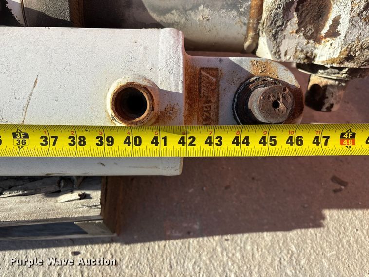 image for item EO4089 (6) ready mix truck hydraulic cylinders