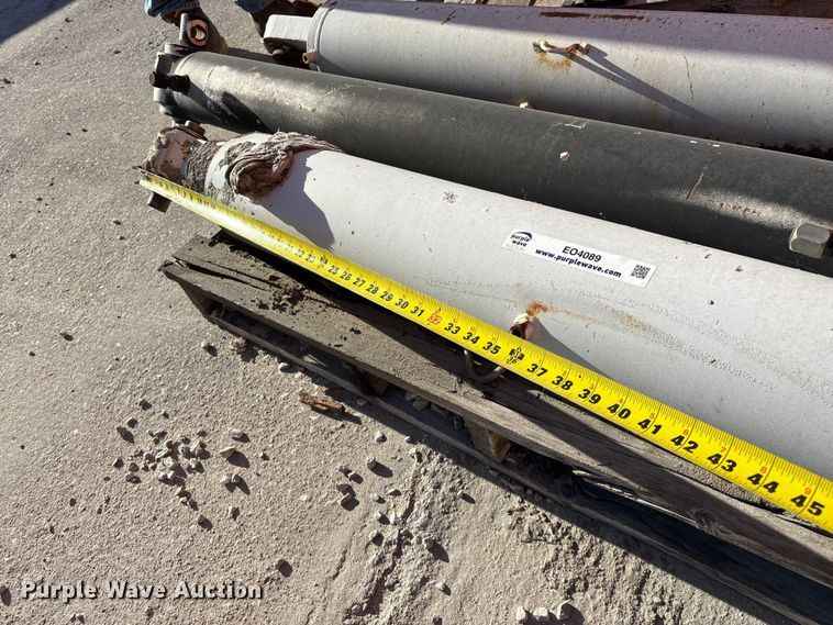 image for item EO4089 (6) ready mix truck hydraulic cylinders