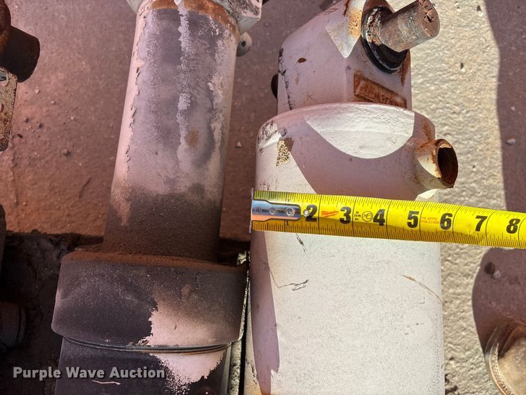 image for item EO4089 (6) ready mix truck hydraulic cylinders