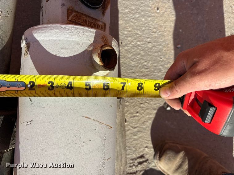 image for item EO4089 (6) ready mix truck hydraulic cylinders