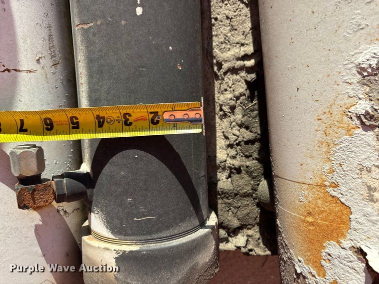 image for item EO4089 (6) ready mix truck hydraulic cylinders