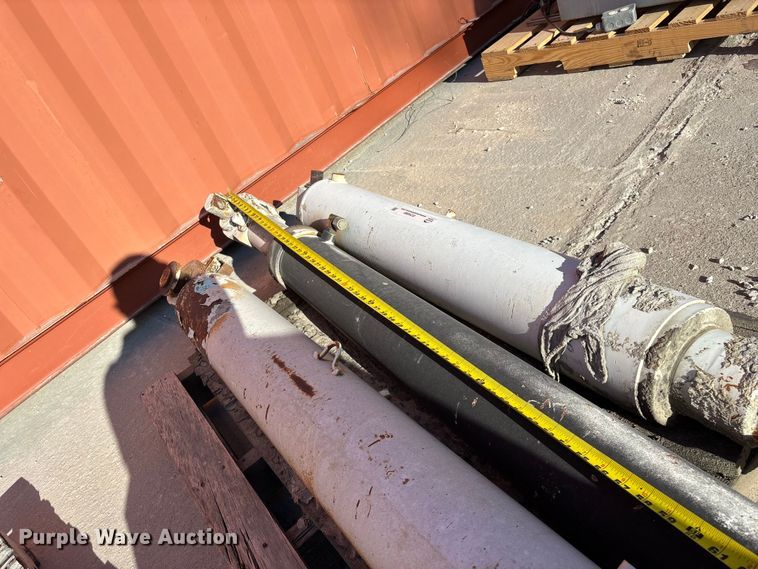 image for item EO4089 (6) ready mix truck hydraulic cylinders