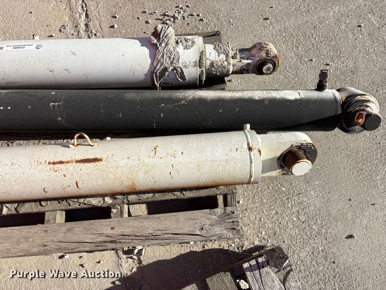 image for item EO4089 (6) ready mix truck hydraulic cylinders