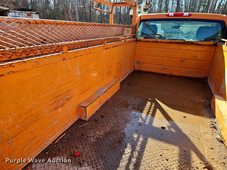 image for item EO7068 2013 Chevrolet Silverado 3500HD utility bed pickup truck