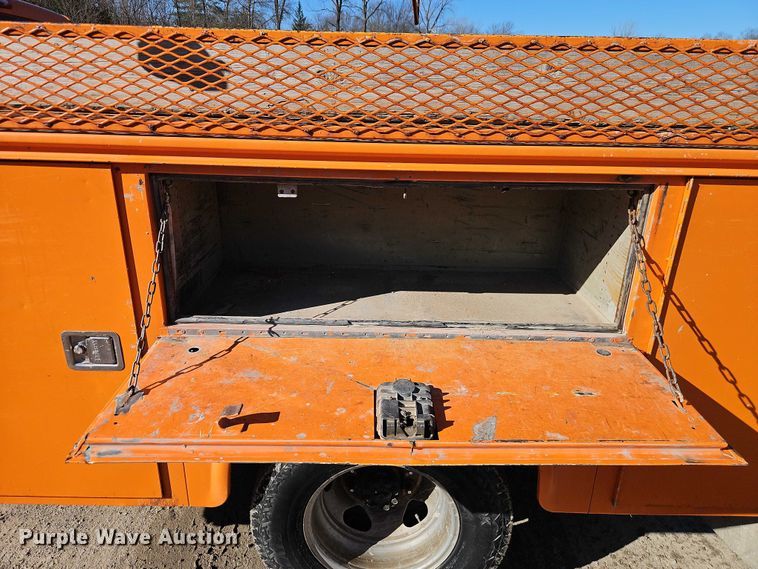 image for item EO7068 2013 Chevrolet Silverado 3500HD utility bed pickup truck