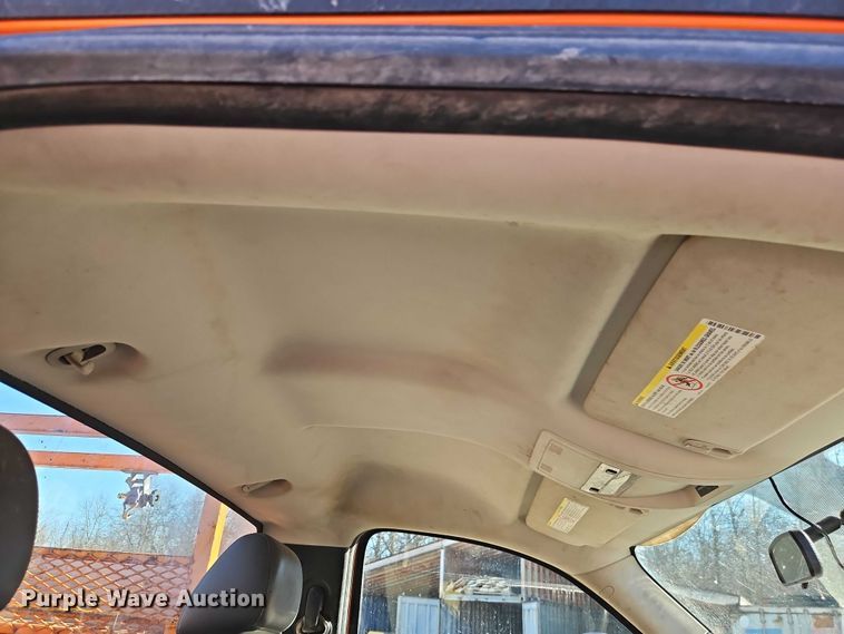 image for item EO7068 2013 Chevrolet Silverado 3500HD utility bed pickup truck
