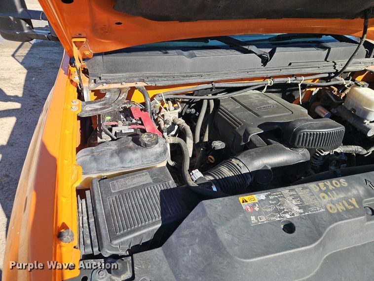 image for item EO7068 2013 Chevrolet Silverado 3500HD utility bed pickup truck