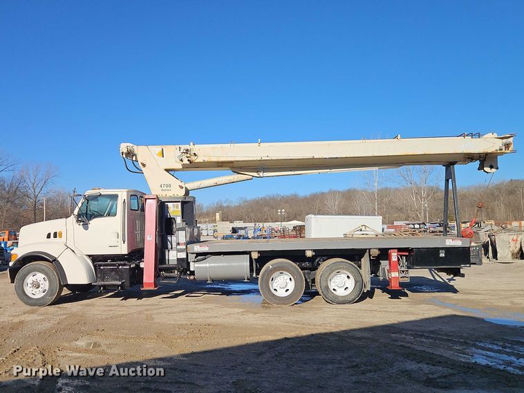 image for item EO7069 1999 Sterling L-Line crane truck