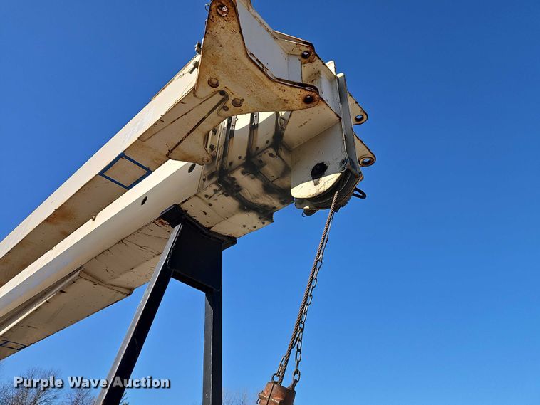 image for item EO7069 1999 Sterling L-Line crane truck