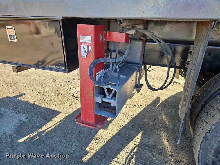 image for item EO7069 1999 Sterling L-Line crane truck