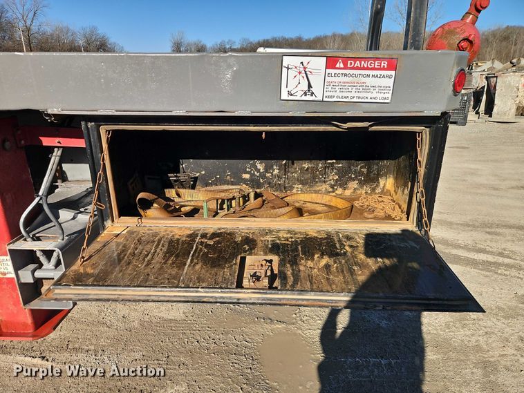 image for item EO7069 1999 Sterling L-Line crane truck