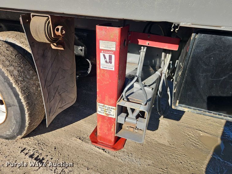 image for item EO7069 1999 Sterling L-Line crane truck