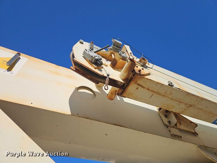 image for item EO7069 1999 Sterling L-Line crane truck