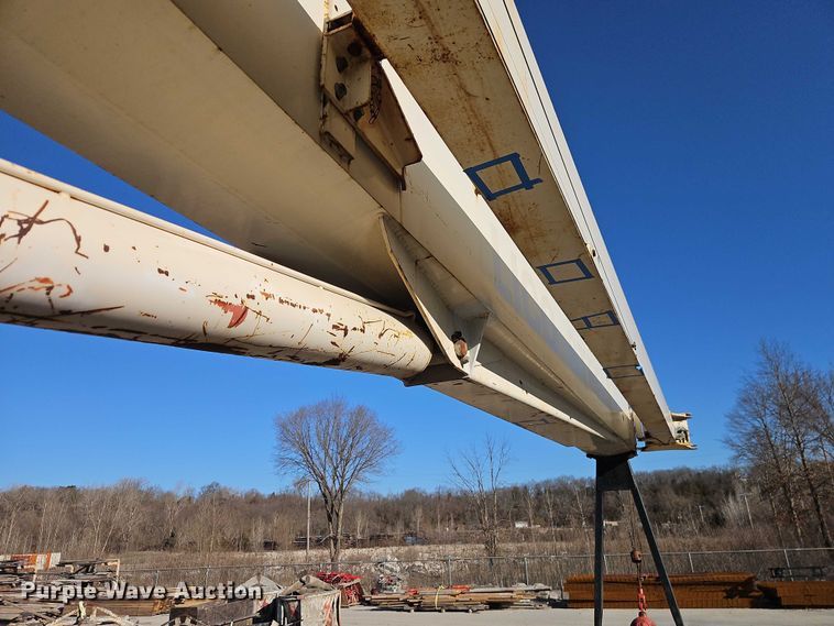 image for item EO7069 1999 Sterling L-Line crane truck