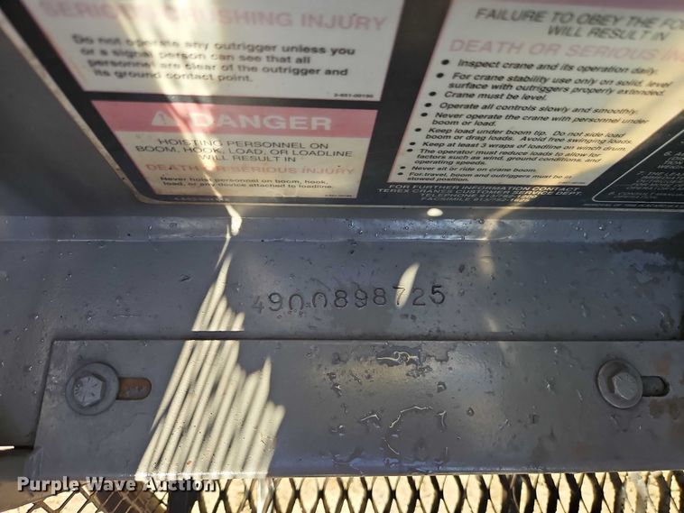 image for item EO7069 1999 Sterling L-Line crane truck