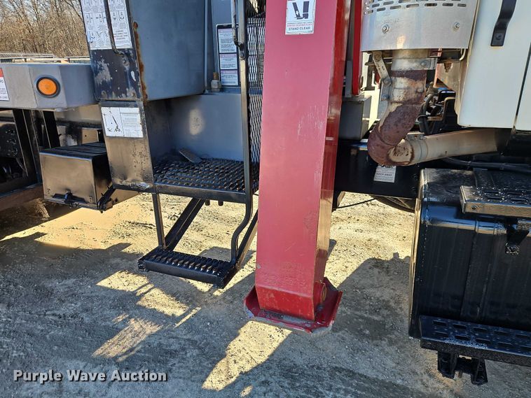 image for item EO7069 1999 Sterling L-Line crane truck