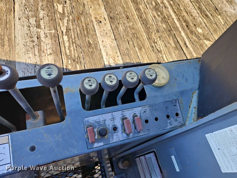 image for item EO7069 1999 Sterling L-Line crane truck