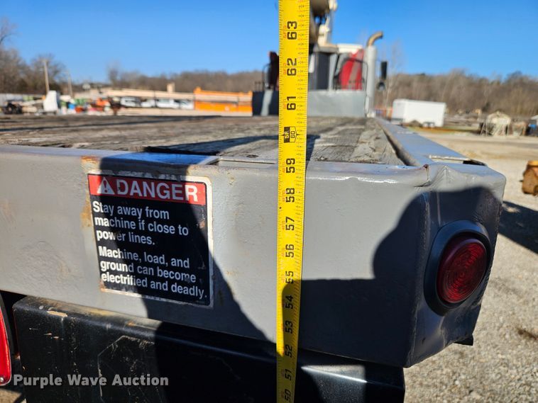 image for item EO7069 1999 Sterling L-Line crane truck