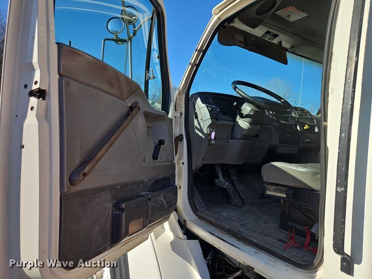 image for item EO7069 1999 Sterling L-Line crane truck