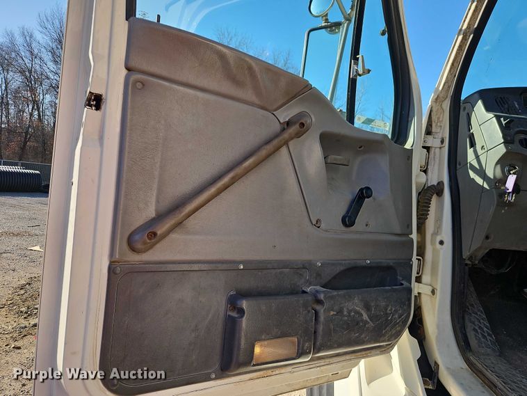 image for item EO7069 1999 Sterling L-Line crane truck