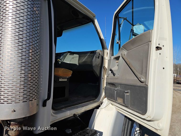 image for item EO7069 1999 Sterling L-Line crane truck