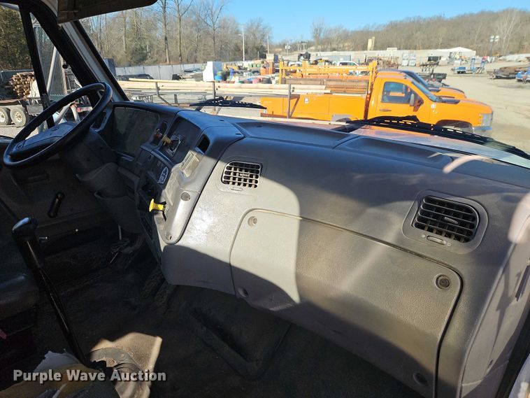 image for item EO7069 1999 Sterling L-Line crane truck