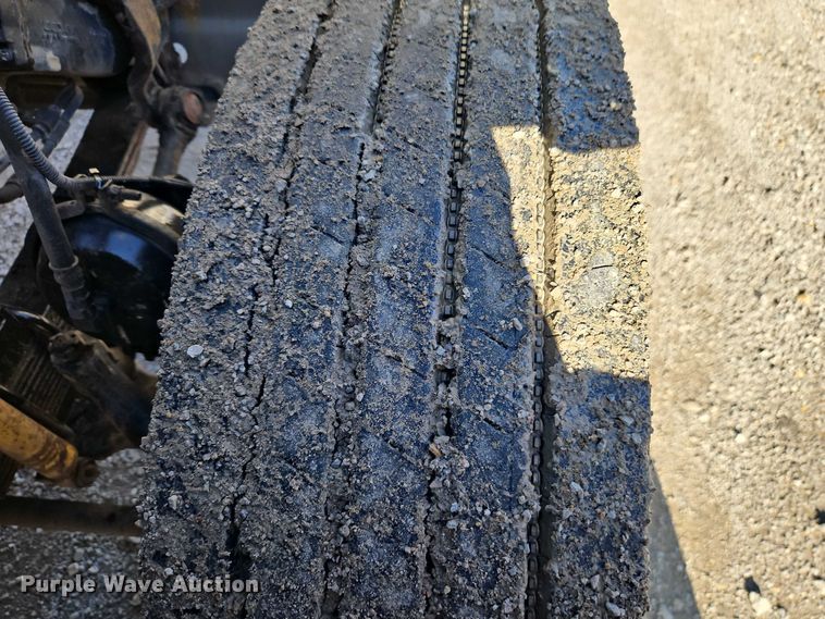 image for item EO7069 1999 Sterling L-Line crane truck